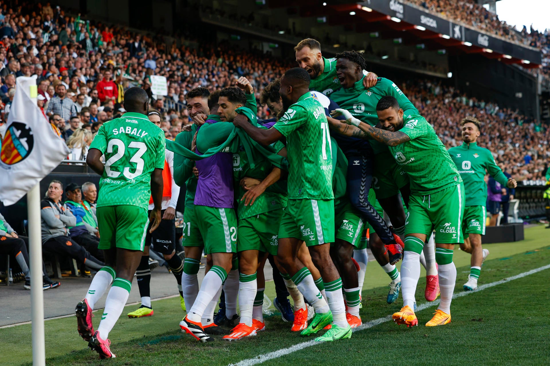 (1-2) Un Betis fuerte vuelve a posiciones europeas (1-2) Un Betis fuerte vuelve a posiciones europeas