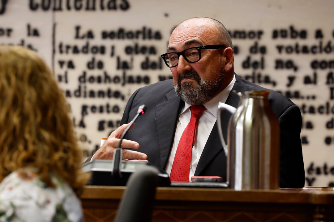 Koldo García da plantón a la comisión de las mascarillas del Parlament balear Koldo García da plantón a la comisión de las mascarillas del Parlament balear