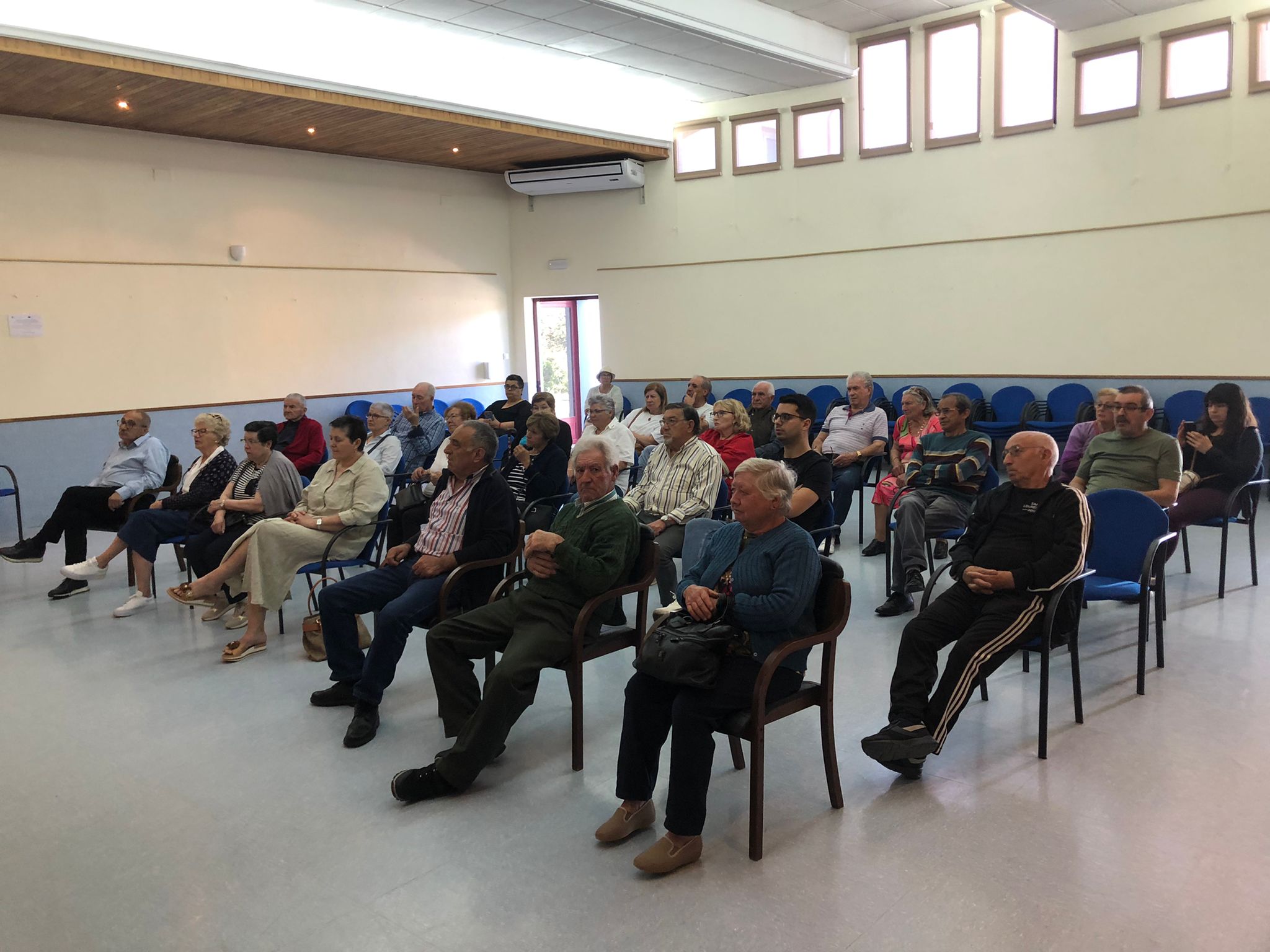 Socialistas piden que Rueda explique a asistencia sanitaria a emigrantes Socialistas piden que Rueda explique a asistencia sanitaria a emigrantes