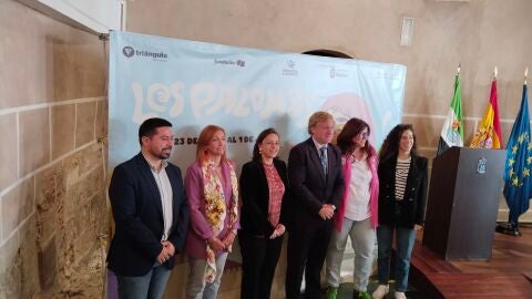 Autoridades presentes en la presentaci&oacute;n del cartel y la programaci&oacute;n de 'L@s Palom@s' 2024.