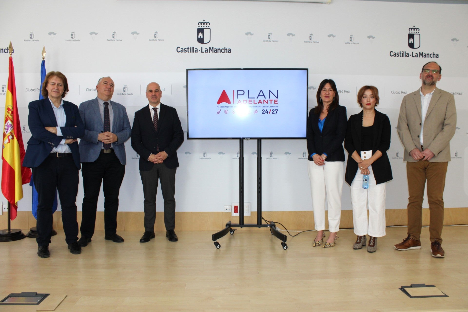 El Plan Adelante ha supuesto 85 millones en ayudas para 15.000 pymes y autónomos de Ciudad Real El Plan Adelante ha supuesto 85 millones en ayudas para 15.000 pymes y autónomos de Ciudad Real