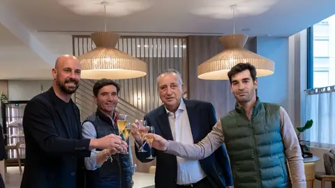 Fernando Roig, junto a Reina, Marcelino y Trigueros Fernando Roig, junto a Reina, Marcelino y Trigueros