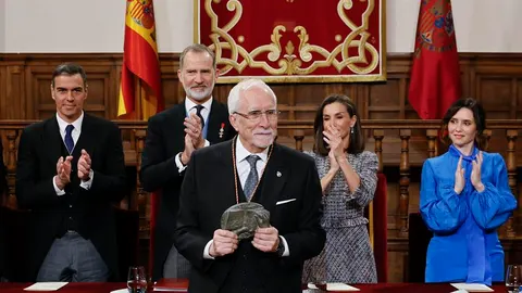  El escritor español Luis Mateo Diez, tras recibir el premio Cervantes 2023