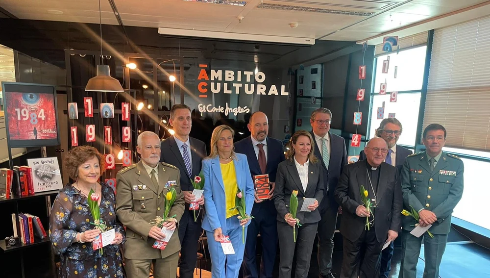 Primeros lectores de 1984 en conmemoración al Día del Libro en El Corte Inglés