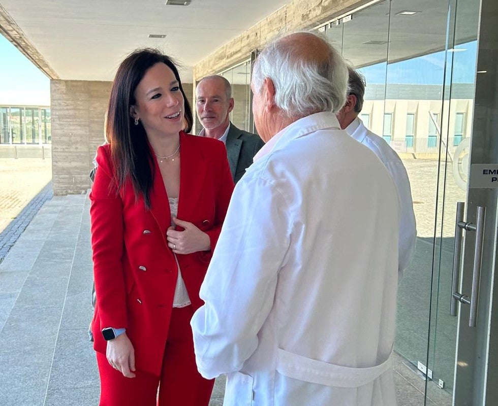 La Consejera extremeña de Sanidad, Sara García Espada aboga por eliminar las notas de corte de los MIR La Consejera extremeña de Sanidad, Sara García Espada aboga por eliminar las notas de corte de los MIR