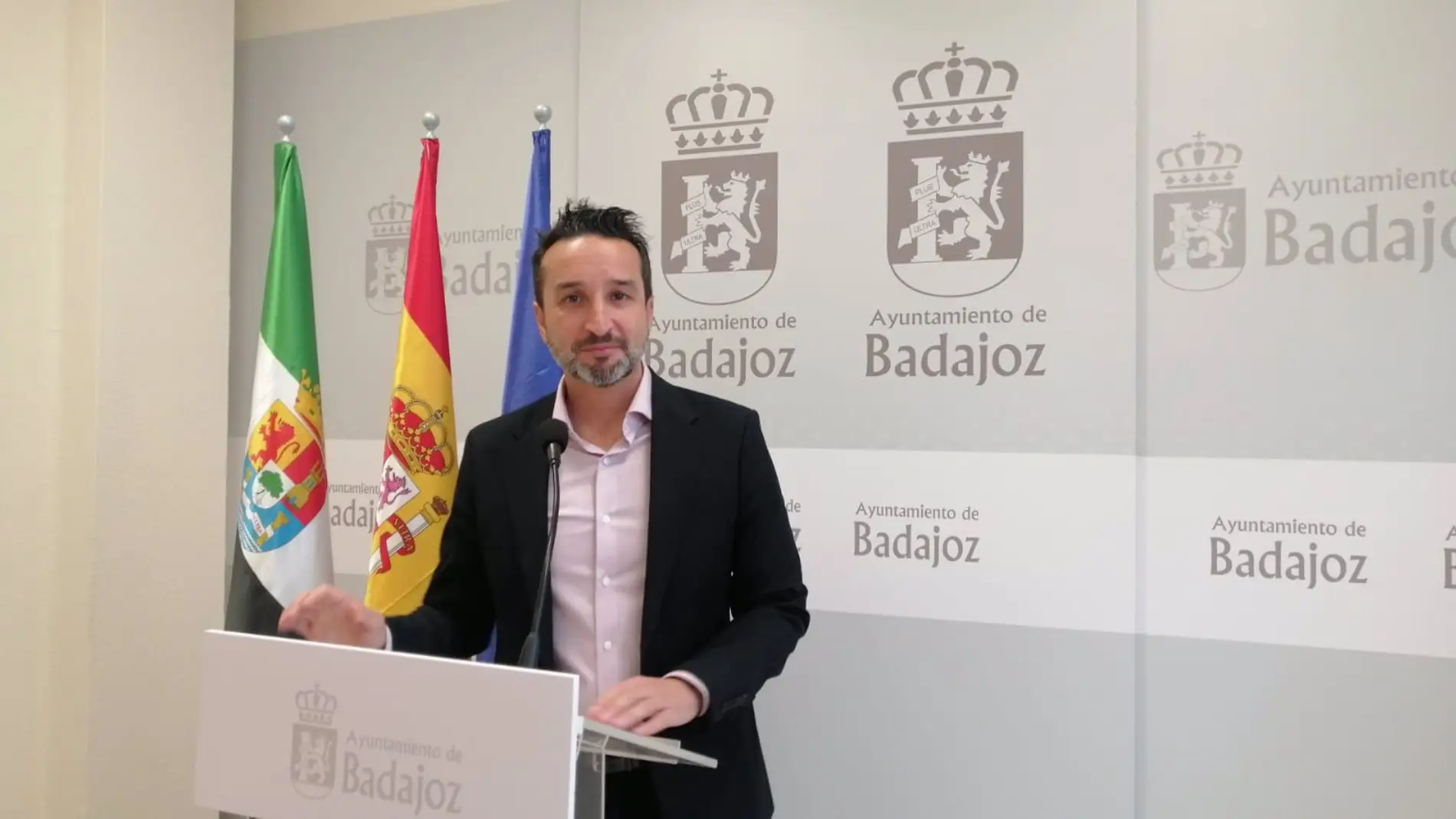 Ricardo Cabezas pide al alcalde de Badajoz un presupuesto que "no tensione la vida municipal"