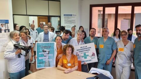 Los trabajadores del Hospital de Jove inician un encierro