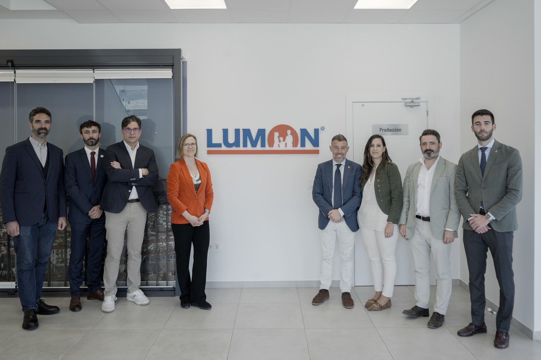 La fábrica de Lumon en España recibe la visita de la embajadora de Finlandia, Sara Rautio La fábrica de Lumon en España recibe la visita de la embajadora de Finlandia, Sara Rautio