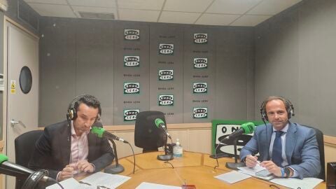 Ricardo Cabezas y Juan Parejo en los estudios de Onda Cero