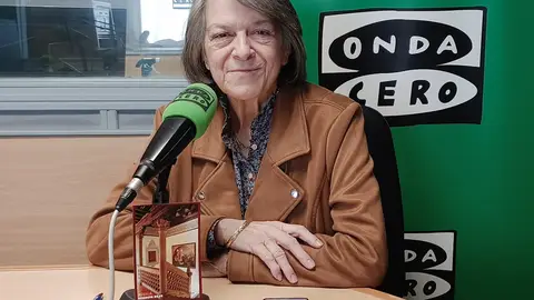 La periodista y fotógrafa Pilar Navío presenta su exposición "Alcalá, reducto de Fe" Pilar Navío en Onda Cero Alcalá de Henares