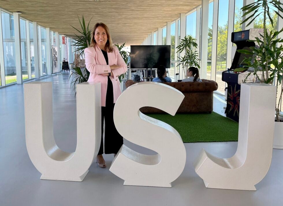 Silvia Carrascal es investida rectora de la Universidad San Jorge Silvia Carrascal es investida rectora de la Universidad San Jorge