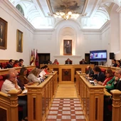 El Ayuntamiento pedirá al Gobierno Central retirar el índice de Precios de Alquileres que declara la ciudad zona tensionada El Ayuntamiento pedirá al Gobierno Central retirar el índice de Precios de Alquileres que declara la ciudad zona tensionada