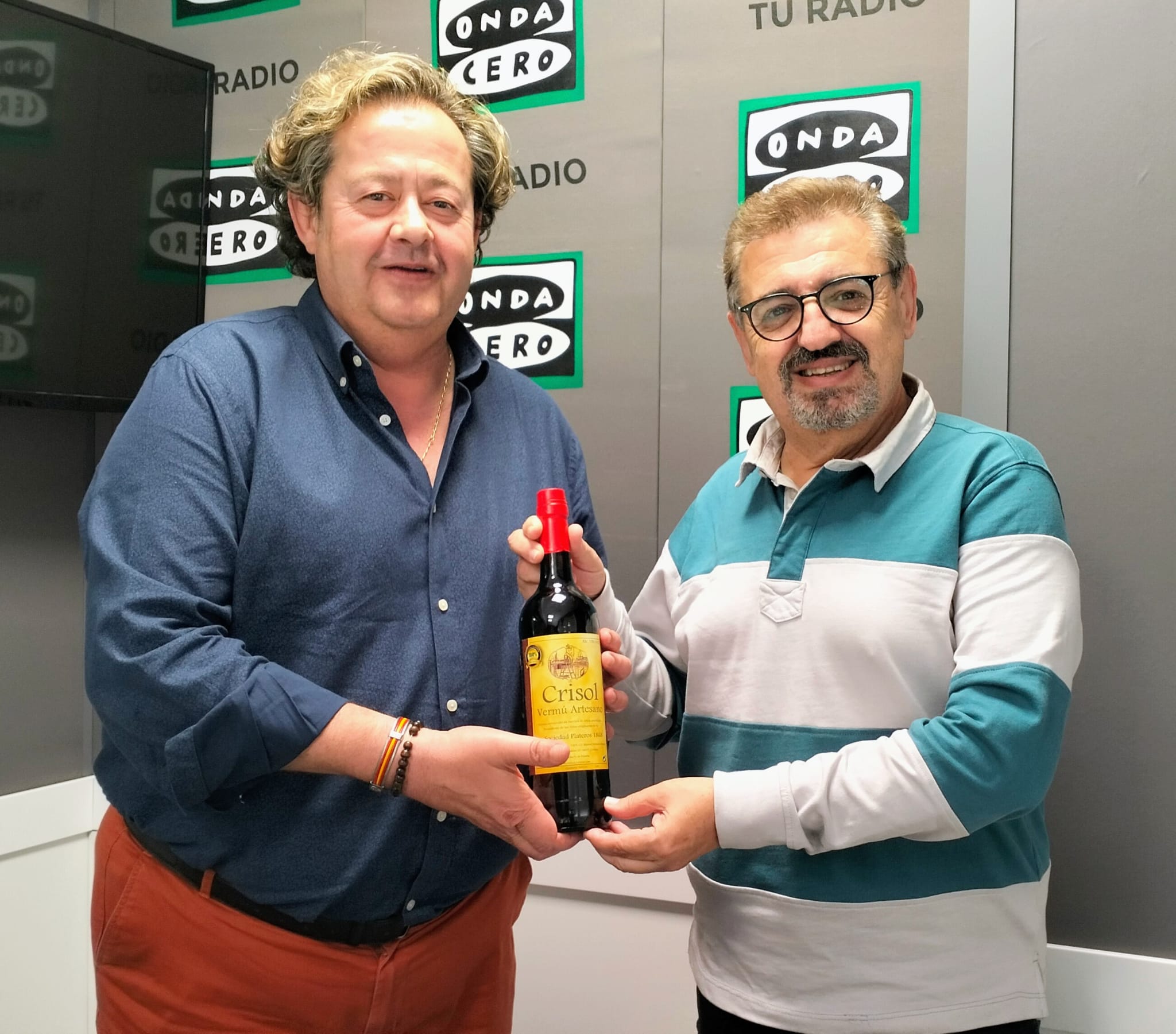 Un Crisol con Julián Hurtado Un Crisol con Julián Hurtado