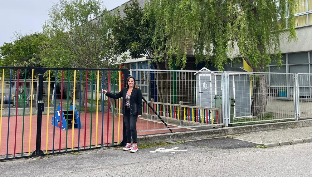 Directora CRA-Álvaro Delgado contenta por obra en la escuela de Barcia, ante la inseguridad que existía. Directora CRA-Álvaro Delgado contenta por obra en la escuela de Barcia, ante la inseguridad que existía.