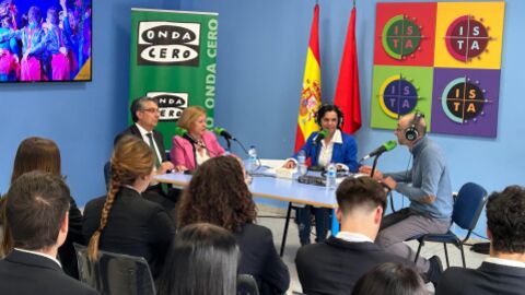 M&ordf;Jes&uacute;s Casado y Luis Fernando Mart&iacute;n, presidenta y director del Colegio Internacional Santo Tom&aacute;s de Aquino en M&aacute;s de uno Alcal&aacute;