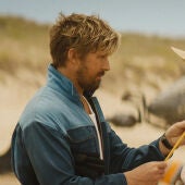 Los actores Ryan Gosling y Emily Blunt, en una imagen promocional de 'El especialista'