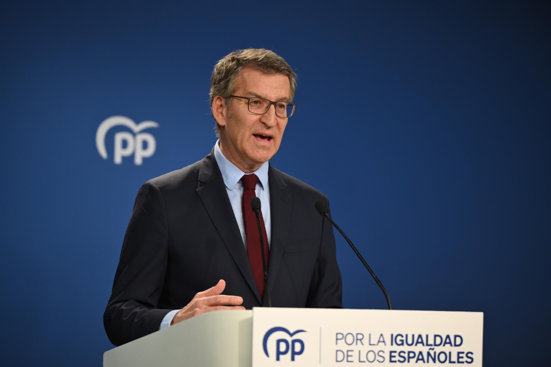 Feijóo ve una "frivolidad inaceptable" que Sánchez abandone sus responsabilidades Feijóo ve una "frivolidad inaceptable" que Sánchez abandone sus responsabilidades