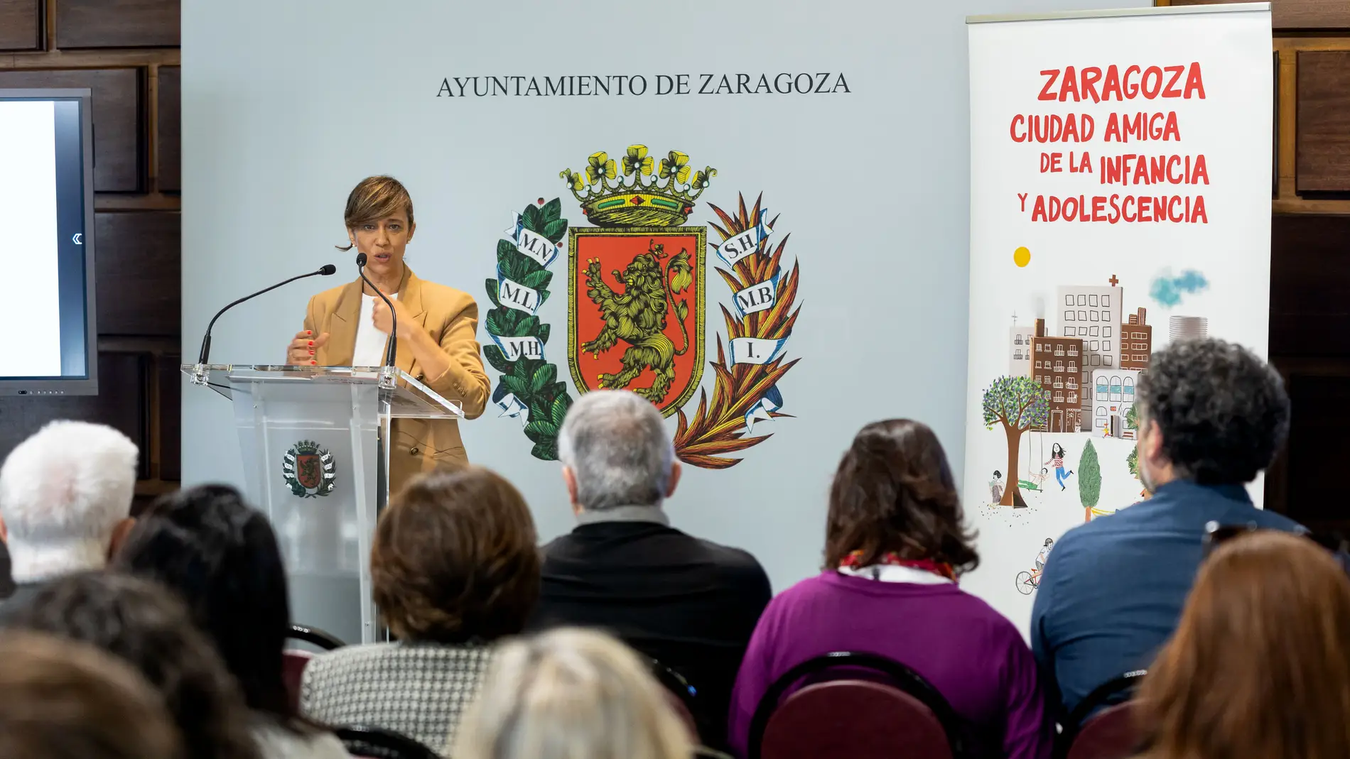 La consejera de Políticas Sociales, Marián Orós, durante la presentación del II Plan de Infancia y Adolescencia