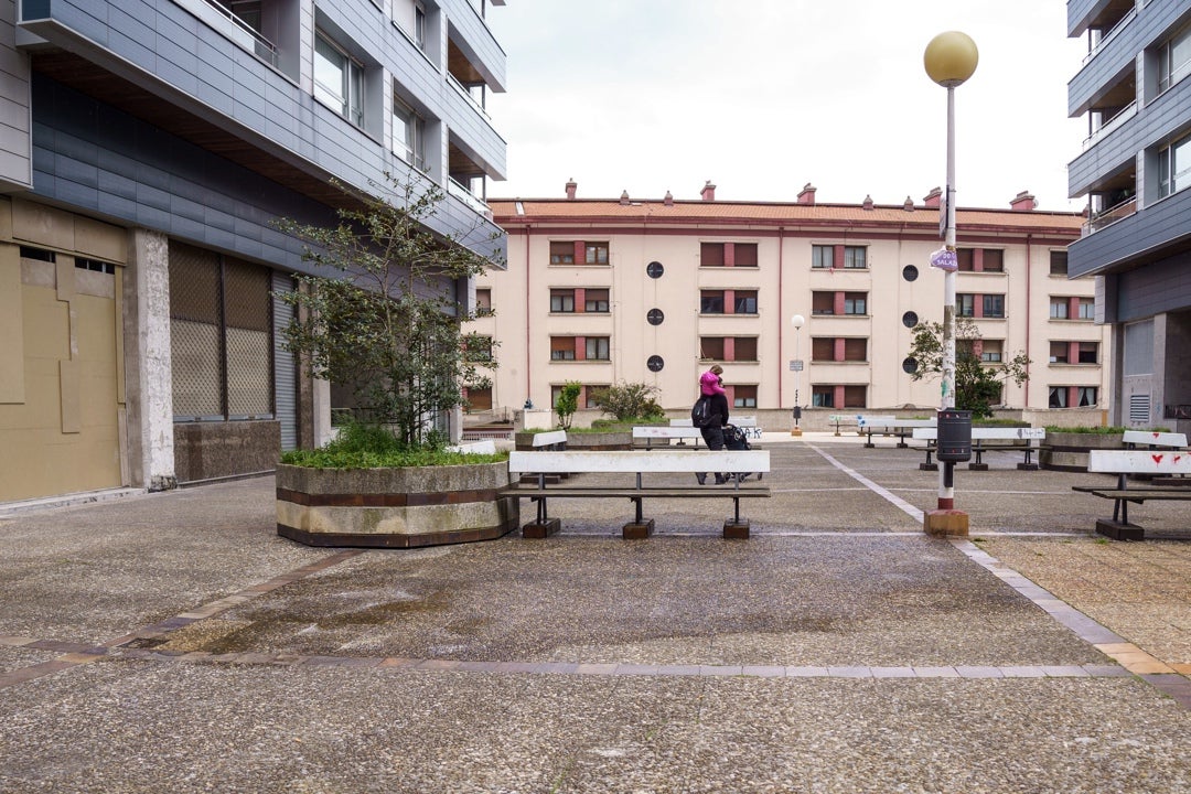 Detenida una menor como presunta autora del apuñalamiento en la pelea en Santutxu (Bilbao) Detenida una menor como presunta autora del apuñalamiento en la pelea en Santutxu (Bilbao)