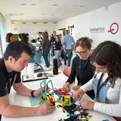 Aula Transformadora de espacios y metodologías educativas” Aula Transformadora de espacios y metodologías educativas”