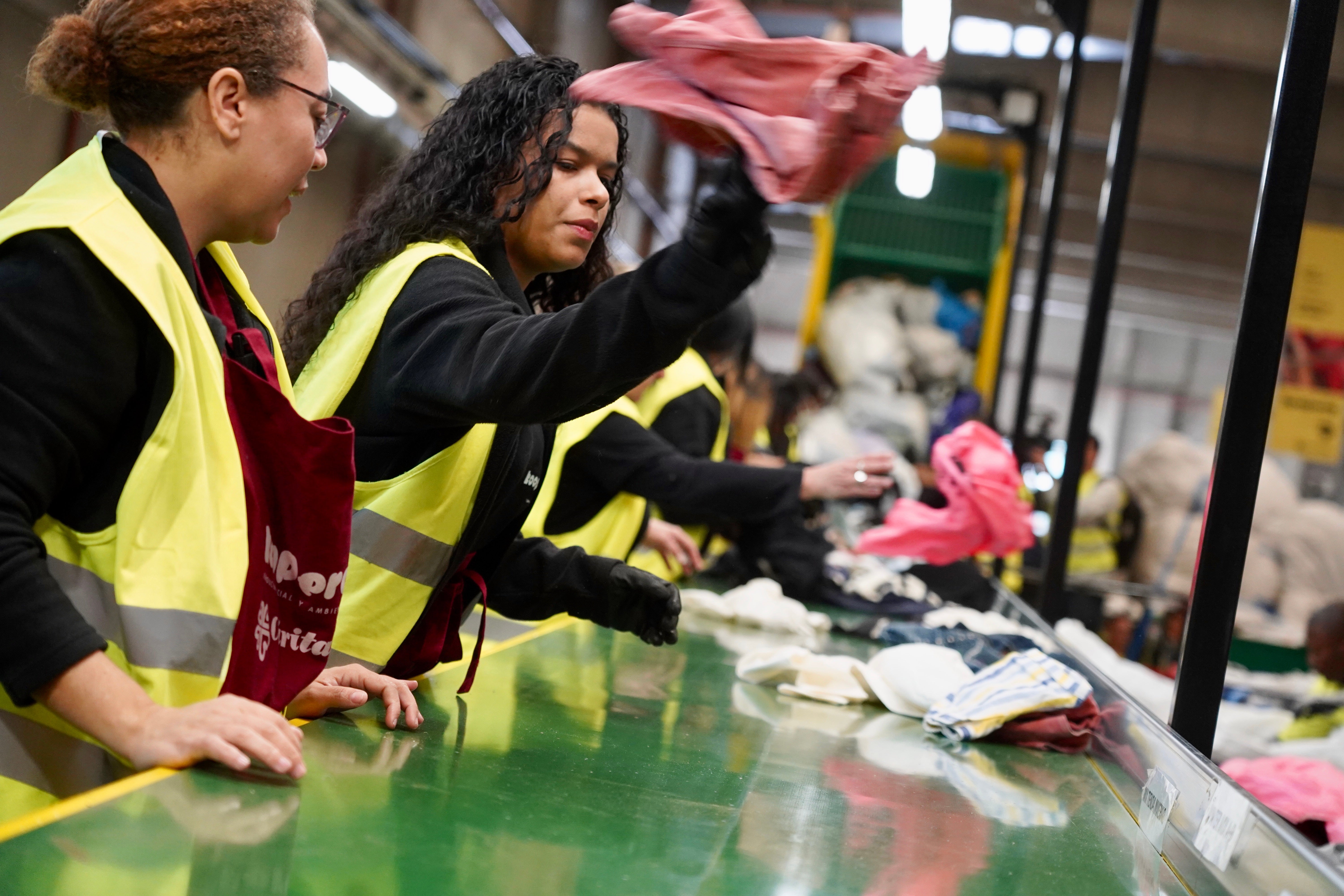 El reciclaje textil es la lanzadera del empleo social en España El reciclaje textil es la lanzadera del empleo social en España