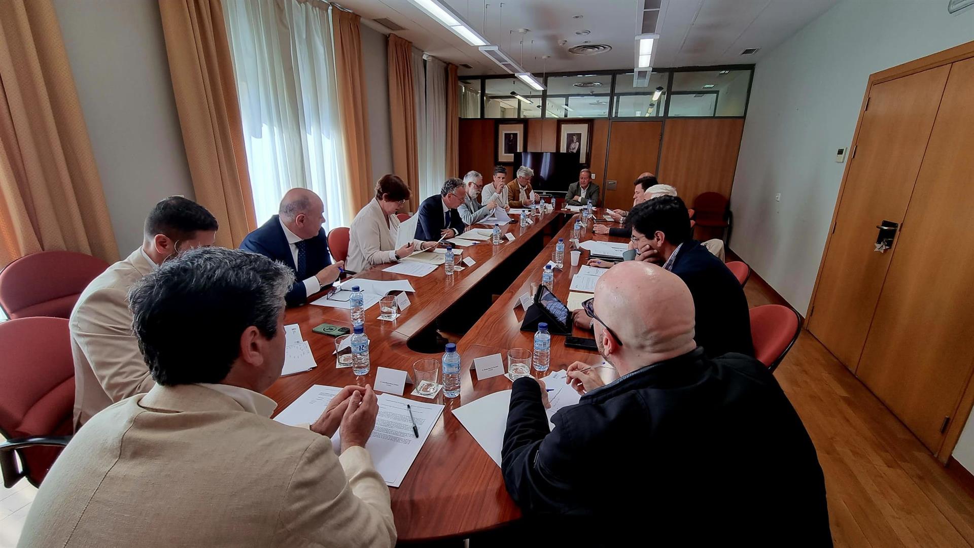 El programa Profea (antigua AEPSA) distribuirá más de 51 millones de euros este año para el empleo agrario en Extremadura El programa Profea (antigua AEPSA) distribuirá más de 51 millones de euros este año para el empleo agrario en Extremadura