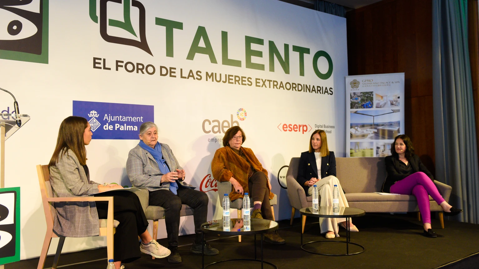 Mesa de Pioneras en el IV Foro Talento. Mesa de Pioneras en el IV Foro Talento.
