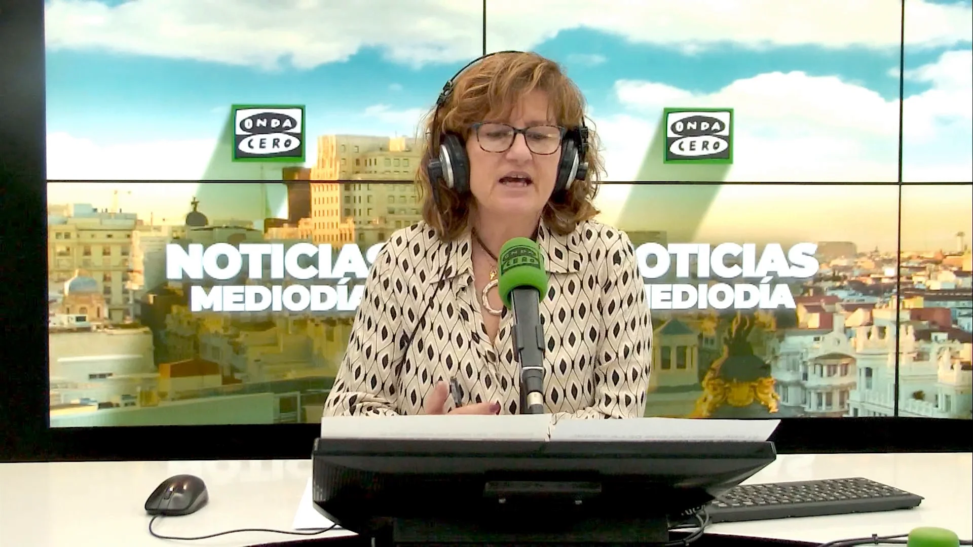 Elena Gijón: "Sánchez ha pasado de pensar en marcharse a considerar agotar la legislatura y repetir" Elena Gijón: "Sánchez ha pasado de pensar en marcharse a considerar agotar la legislatura y repetir"