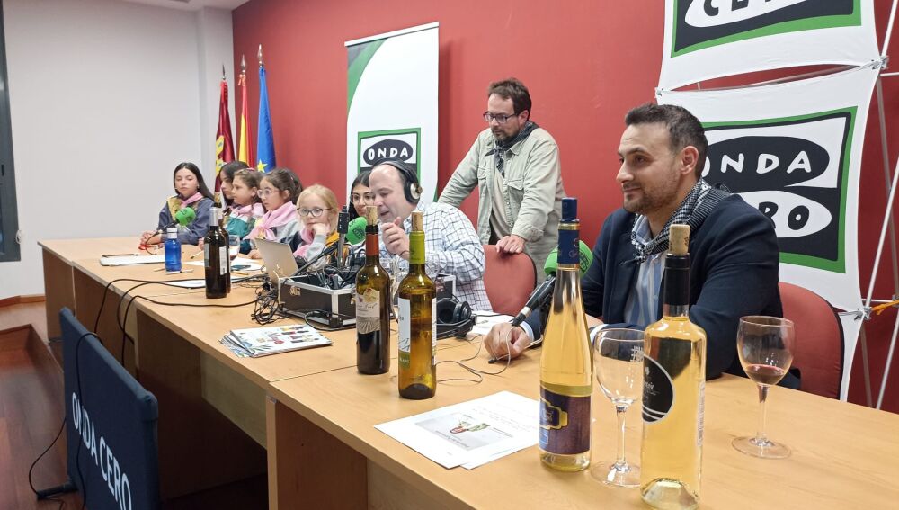 Marcos Galván, junto a alcalde de Pedro Muñoz y Mayeras 2024.