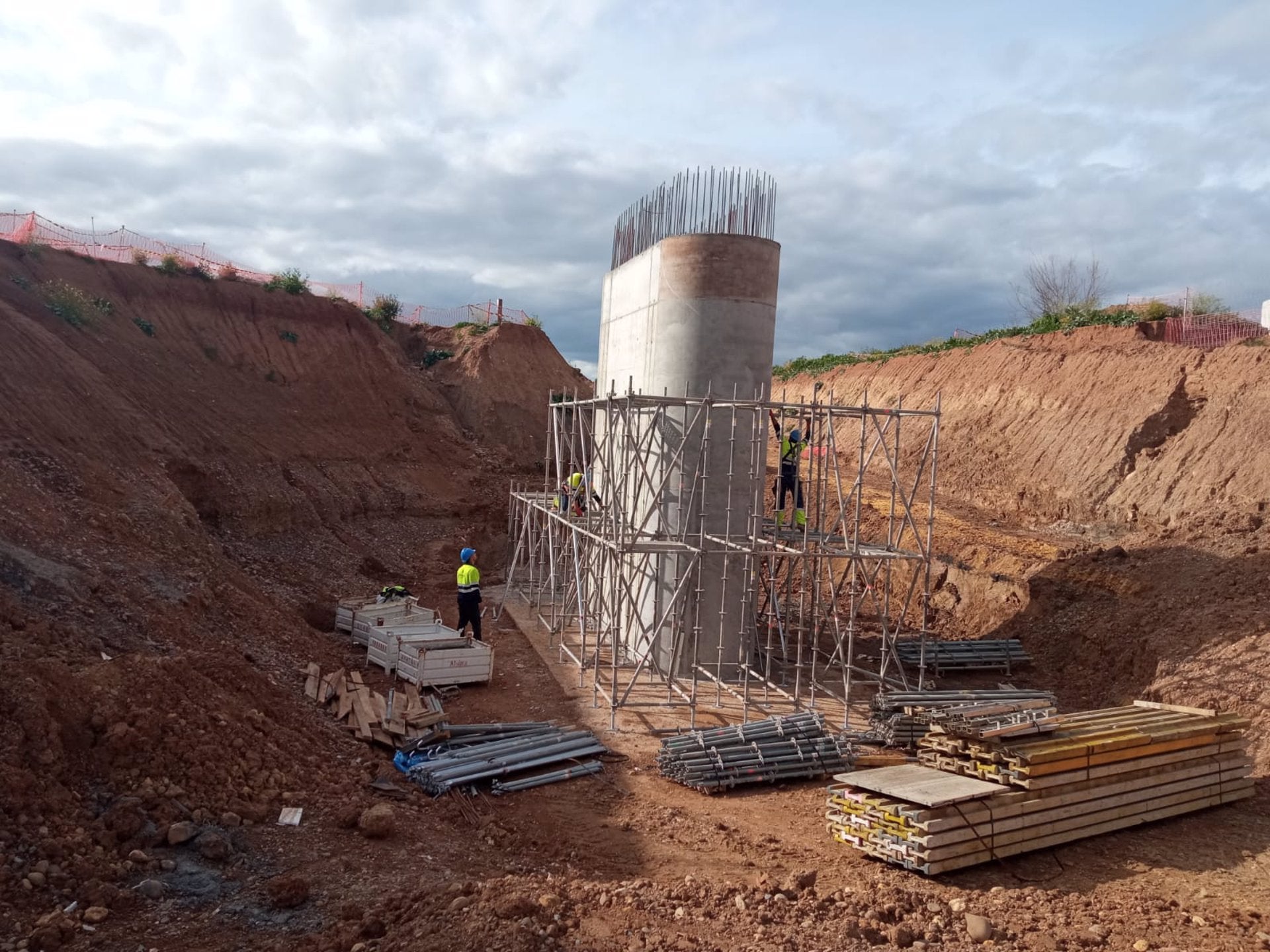 Las obras del metro incorporarán en "unas semanas" una "oficina de información" a vecinos comerciantes Las obras del metro incorporarán en "unas semanas" una "oficina de información" a vecinos comerciantes