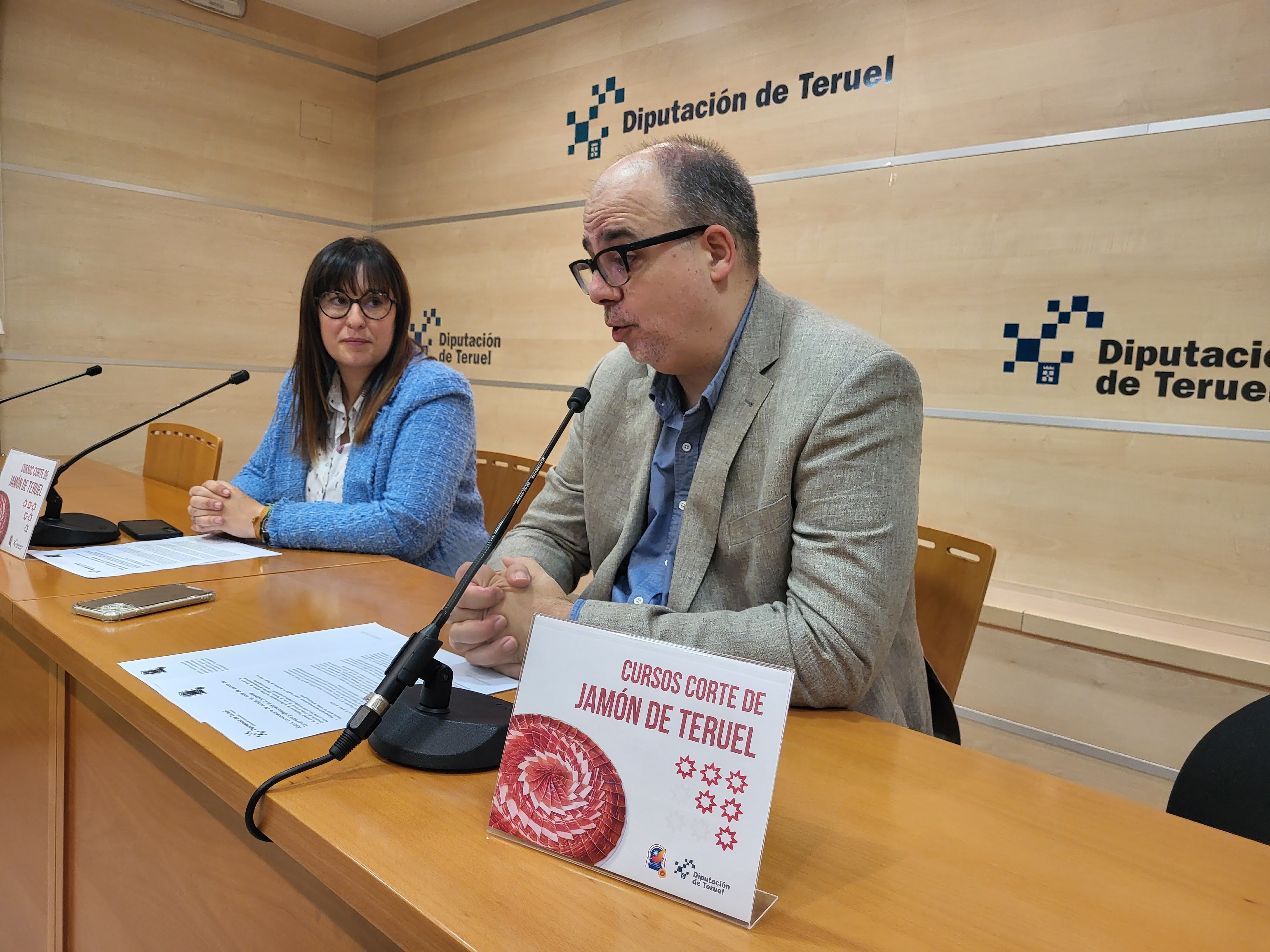 Los cortadores de Jamón de Teruel podrán perfeccionar la técnica Los cortadores de Jamón de Teruel podrán perfeccionar la técnica