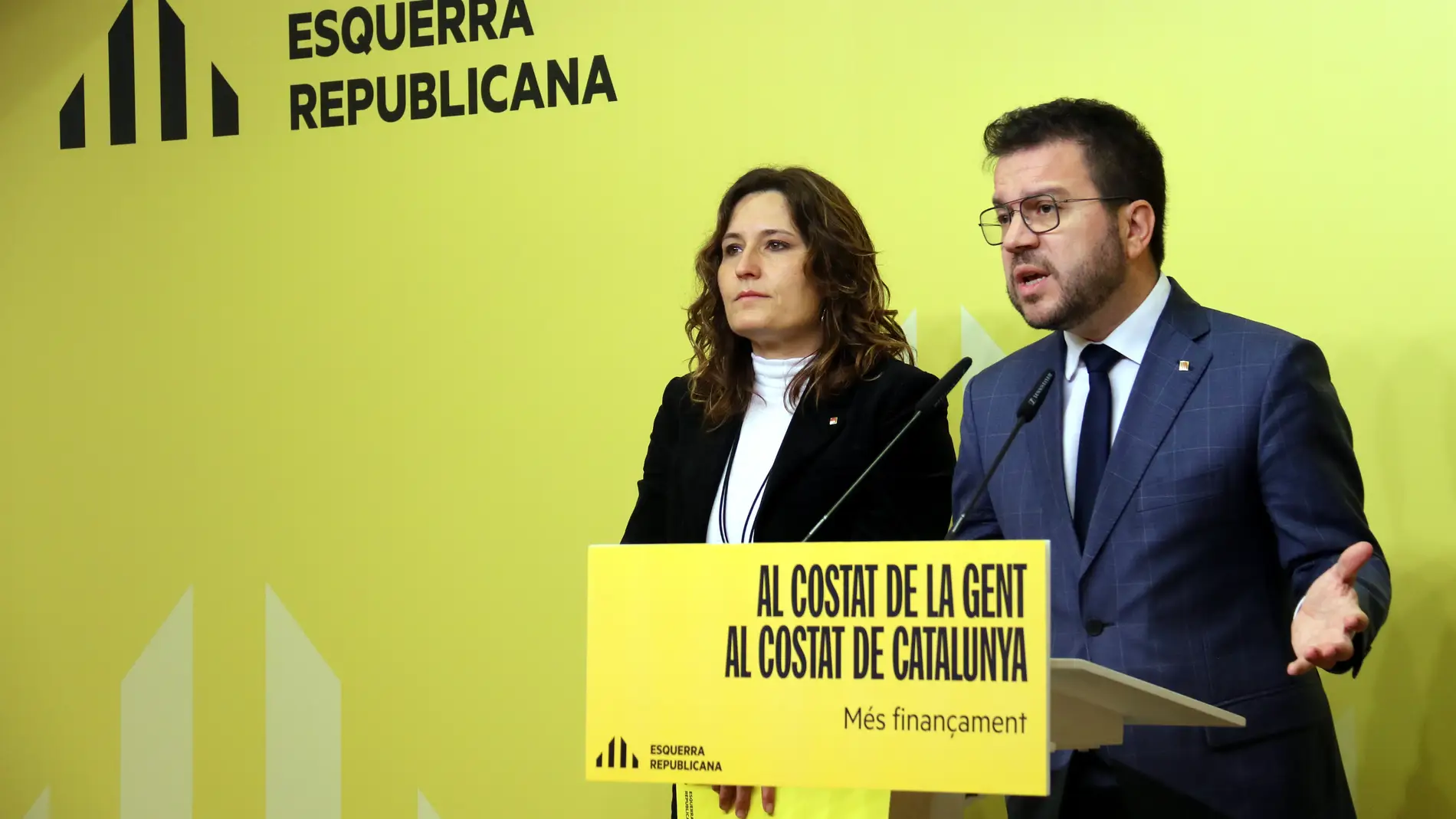 Aragonès choca con Illa por la financiación y el líder del PSC, "contento" por la participación de Sánchez en campaña