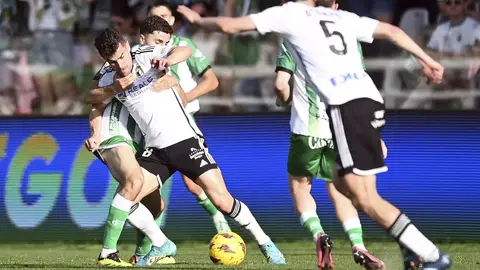 Antiviolencia propone sanción de 30.000 euros al Burgos CF por no separar aficiones rivales contra el Racing Antiviolencia propone sanción de 30.000 euros al Burgos CF por no separar aficiones rivales contra el Racing