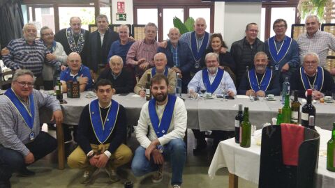 Imagen de la comida mensual del c&iacute;rculo