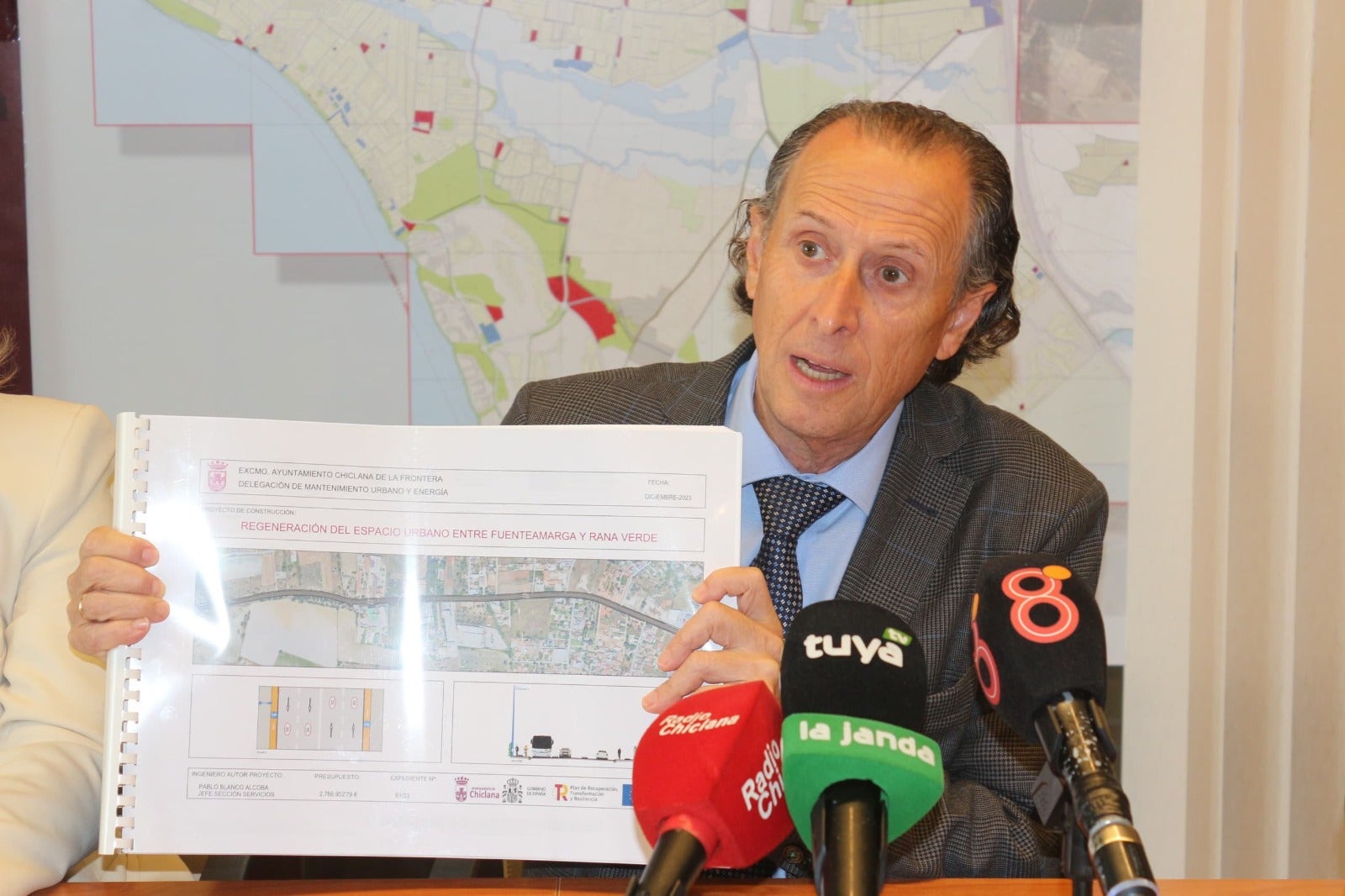 A licitación las obras de reconversión de la carretera de Fuente Amarga entre El Florín y el casco urbano A licitación las obras de reconversión de la carretera de Fuente Amarga entre El Florín y el casco urbano