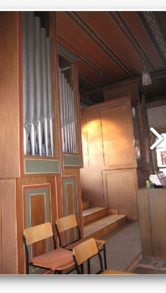 Nuevo órgano de la Parroquia del Santo Cristo en su anterior ubicación, la iglesia de Santa Isabel de Kareth, en Lappersdorf (Baviera)