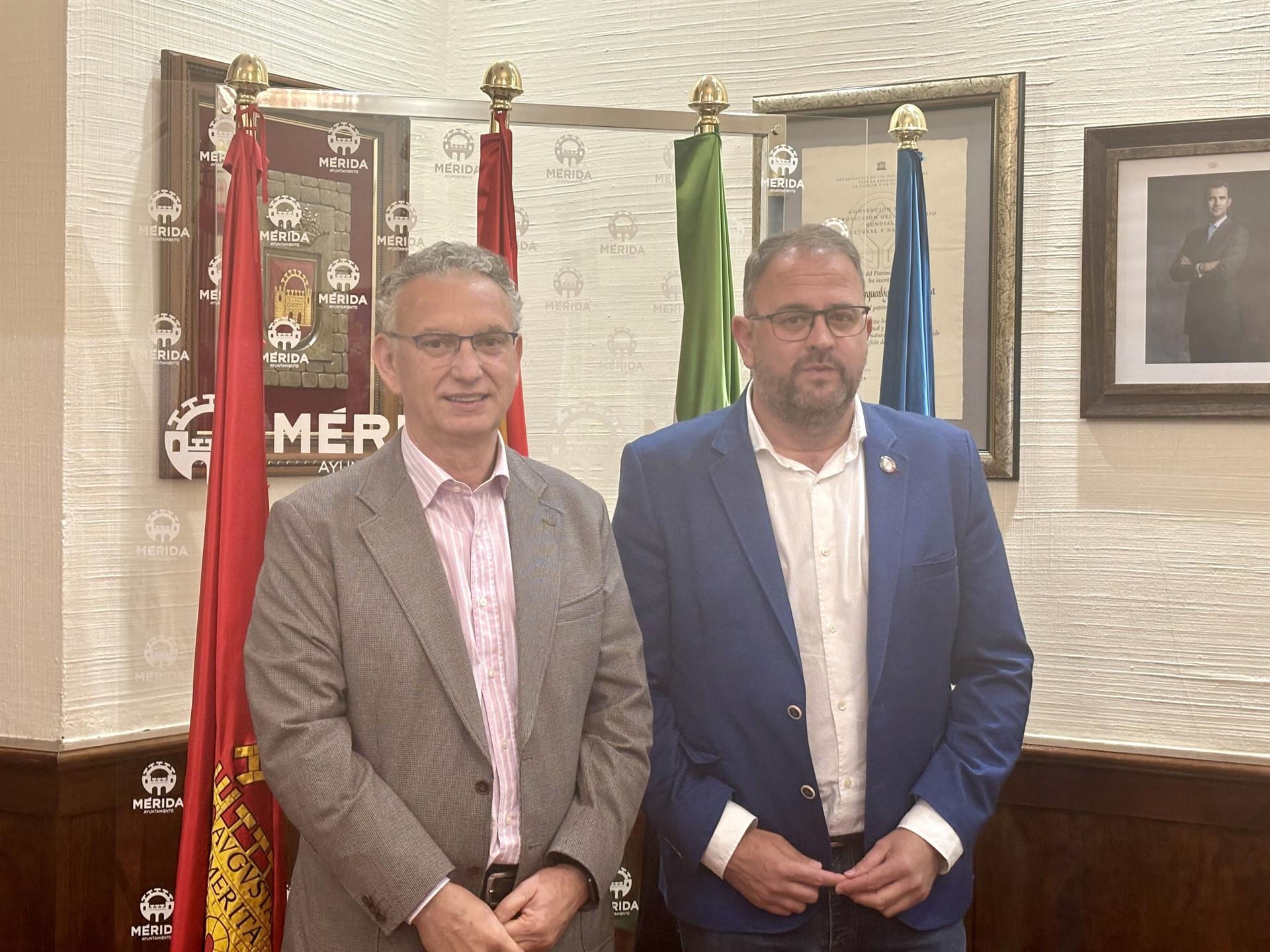 El delegado del Gobierno informa del inicio de los trámites de asilo para los migrantes acogidos en Mérida El delegado del Gobierno informa del inicio de los trámites de asilo para los migrantes acogidos en Mérida