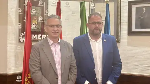 El delegado del Gobierno en Extremadura, José Luis Quintana, mantiene un encuentro en Mérida con el alcalde de la ciudad, Antonio Rodríguez Osuna El delegado del Gobierno en Extremadura, José Luis Quintana, mantiene un encuentro en Mérida con el alcalde de la ciudad, Antonio Rodríguez Osuna
