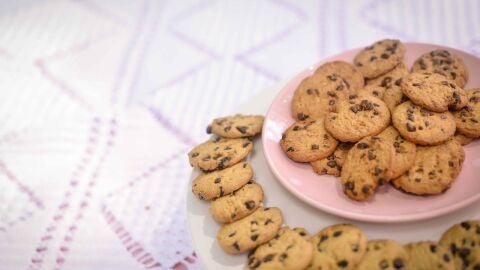 Imagen de archivo de unas galletas de chocolate y avellana