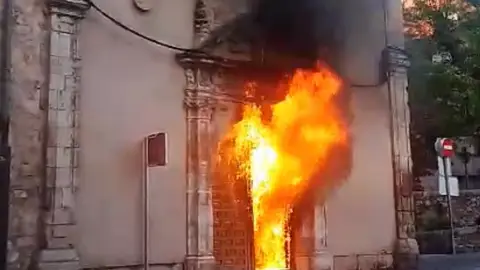 El incendio se ha producido en torno a las ocho y media de la mañana El incendio se ha producido en torno a las ocho y media de la mañana