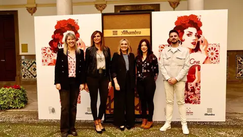 La capital empieza este viernes a celebrar sin barras en las calles sus cruces de mayo, que seguirán el sábado La capital empieza este viernes a celebrar sin barras en las calles sus cruces de mayo, que seguirán el sábado
