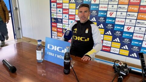 3-5 Luis Carri&oacute;n en la sala de prensa del Requexon