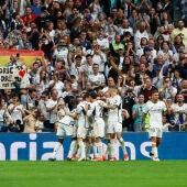 El Real Madrid celebra uno de los goles ante el Cádiz