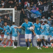 Los jugadores del Celta celebran uno de sus goles ante el Villarreal
