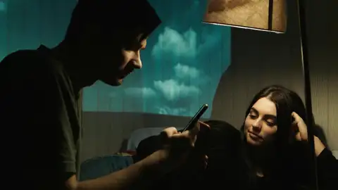 Crece la dependencia del teléfono móvil Crece la dependencia del teléfono móvil