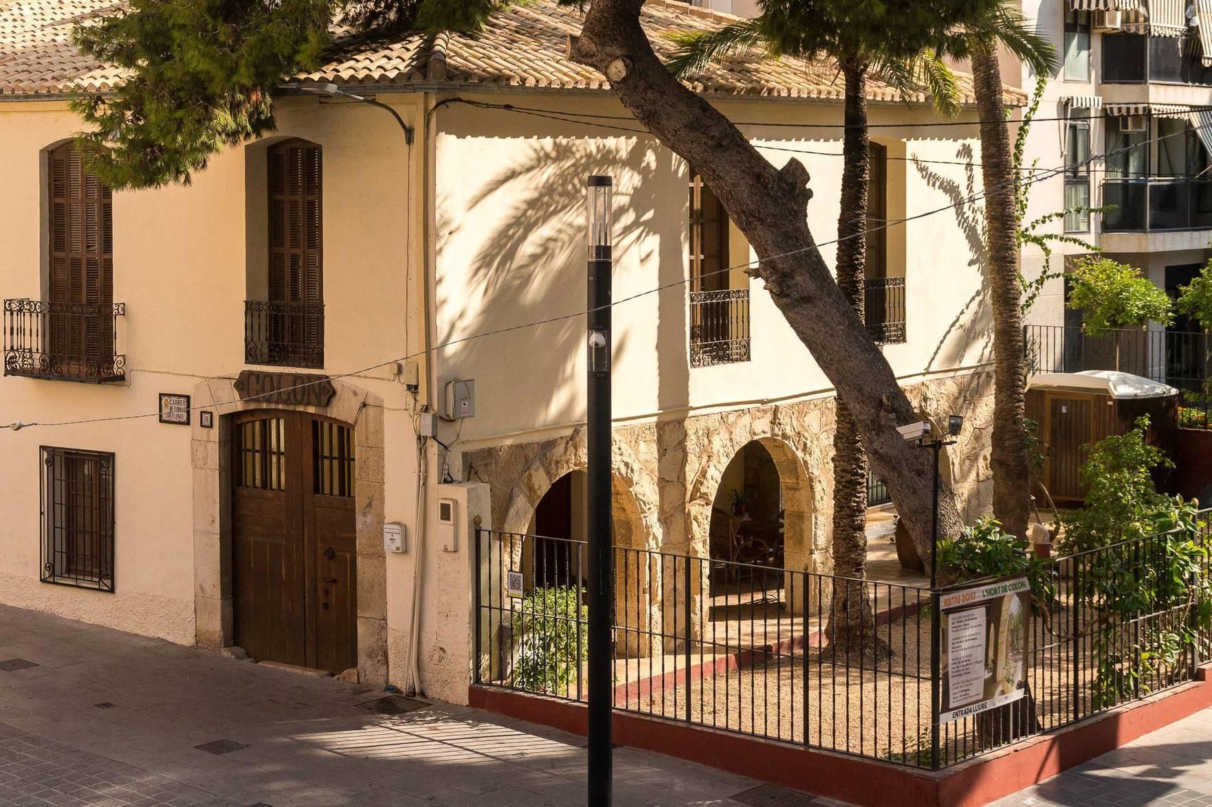 Benidorm ultima la restauración de l'Hort de Colón para ofrecer este verano un recorrido por su historia a través de su patrimonio rehabilitado Benidorm ultima la restauración de l'Hort de Colón para ofrecer este verano un recorrido por su historia a través de su patrimonio rehabilitado