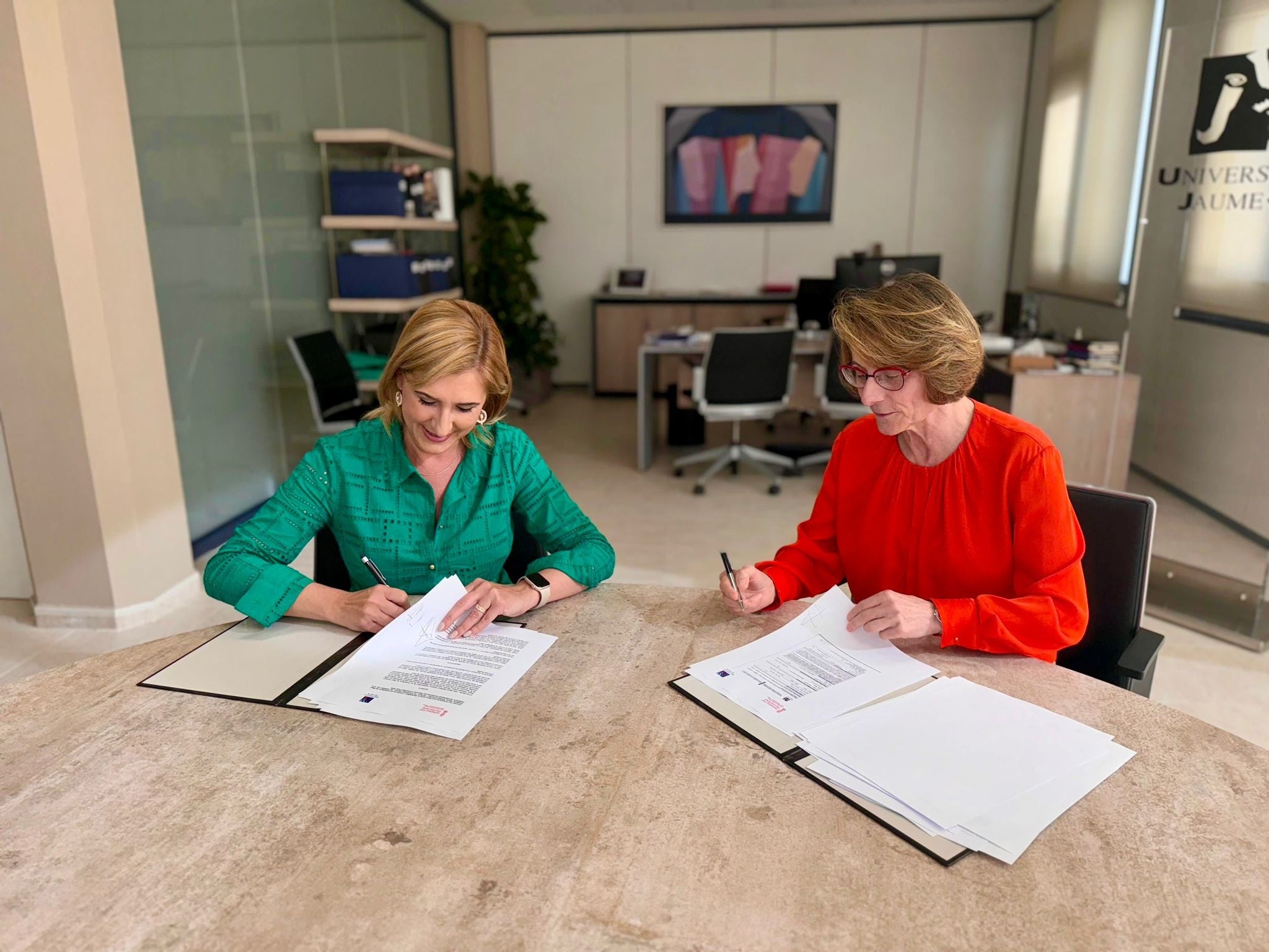 Medio Ambiente y la UJI firman un convenio para la realización de prácticas formativas para el alumnado de 2024 Medio Ambiente y la UJI firman un convenio para la realización de prácticas formativas para el alumnado de 2024
