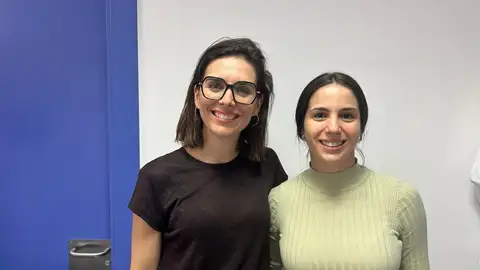 Las enfermeras Elena Costa e Inés Ramis explican las actividades preparadas para el Día de la Enfermería Las enfermeras Elena Costa e Inés Ramis explican las actividades preparadas para el Día de la Enfermería