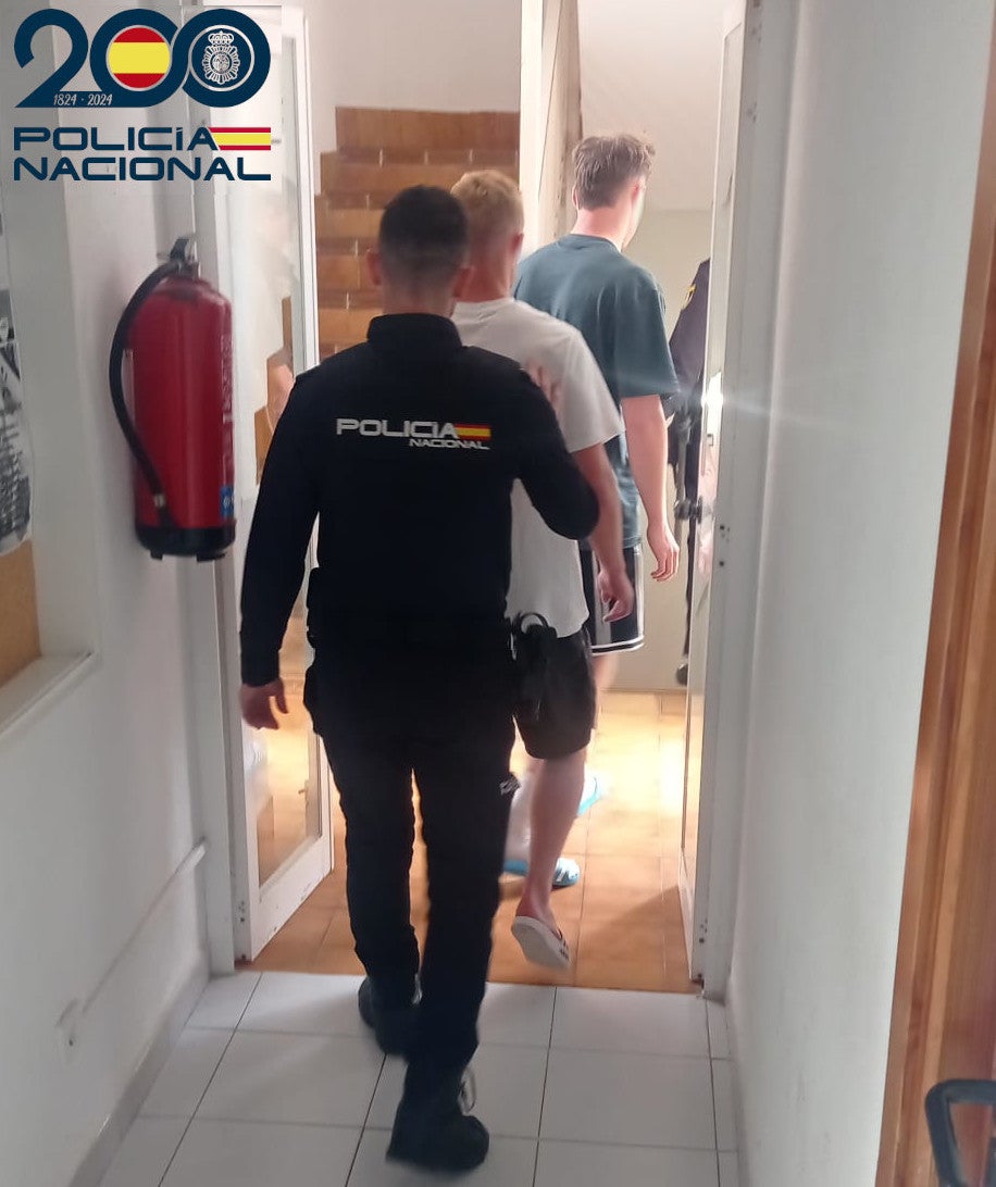 Detenidos dos jóvenes alemanes por causar destrozos en un hotel de Mallorca Detenidos dos jóvenes alemanes por causar destrozos en un hotel de Mallorca