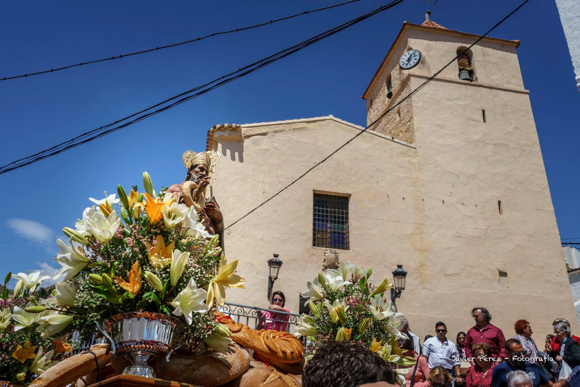 Bédar celebra a San Gregorio del 10 al 12 de mayo con lluvia de roscos Bédar celebra a San Gregorio del 10 al 12 de mayo con lluvia de roscos